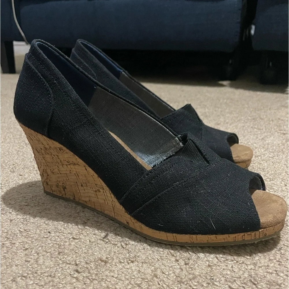 TOM’S‎ black peep toe wedges size 9W